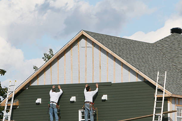 Professional Siding technician working in Rice, VA